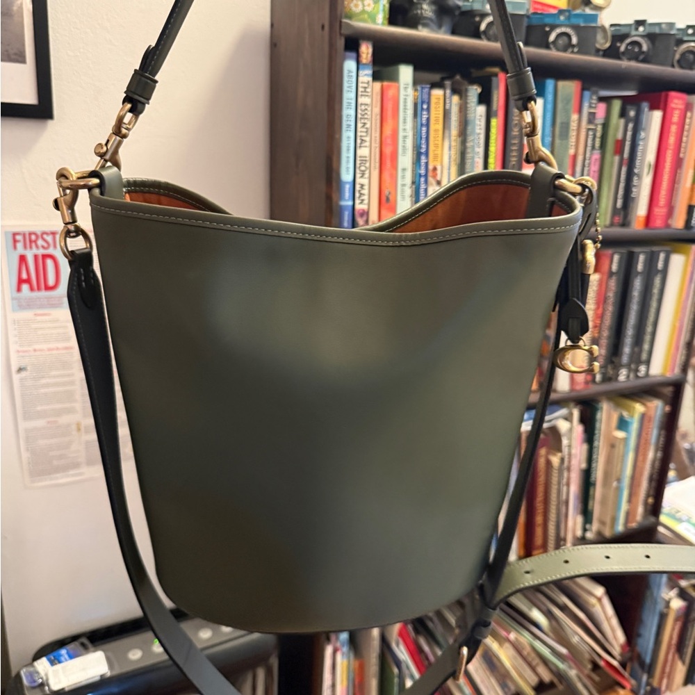 Coach Dakota Bucket bag Green larger size